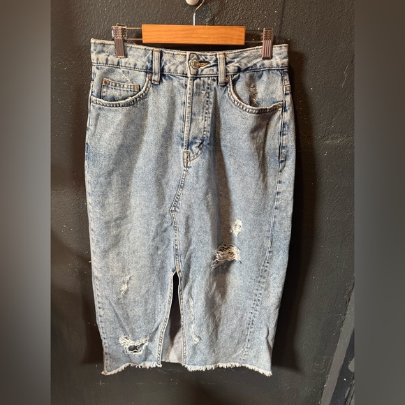 &Denim Light Wash Denim Distressed Mildi Skirt Size 6 - Picture 1 of 6